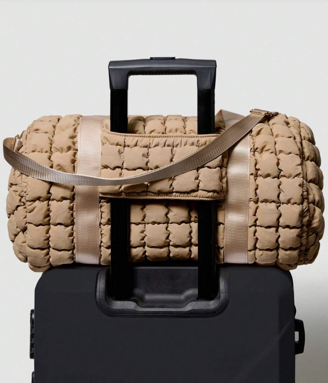 Quiltet Duffeltaske i Beige med Aftagelig Skulderrem