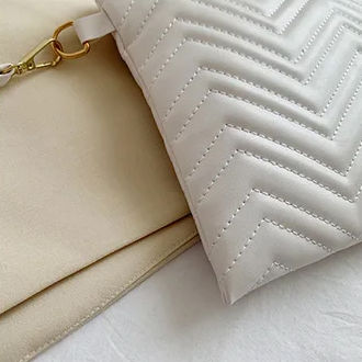 Clutch | Rillet udtryk | Perfekt til hverdagen - Til kvinder