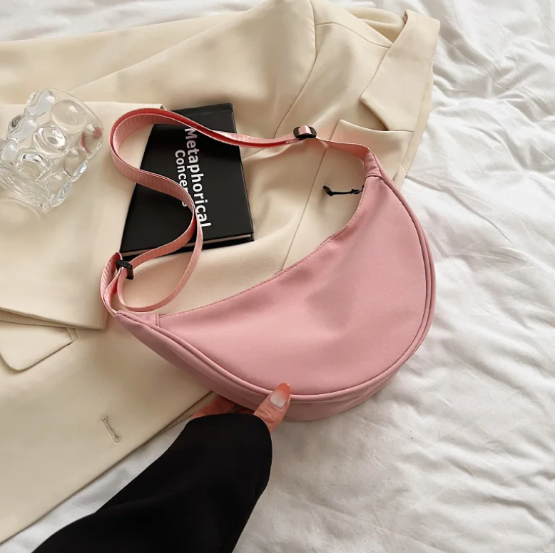 Skuldertaske | Curved nylon taske