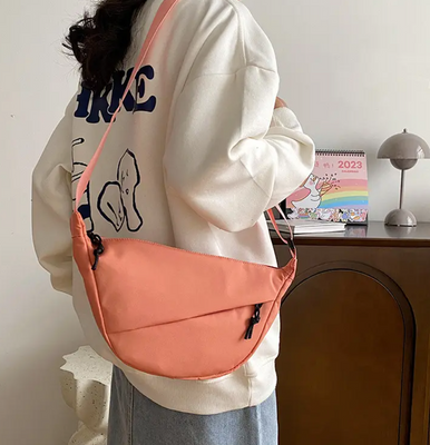 Sling taske, nylon curved bag, lille skuldertaske 