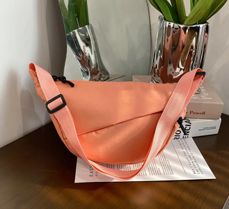Sling taske, nylon curved bag, lille skuldertaske i orange