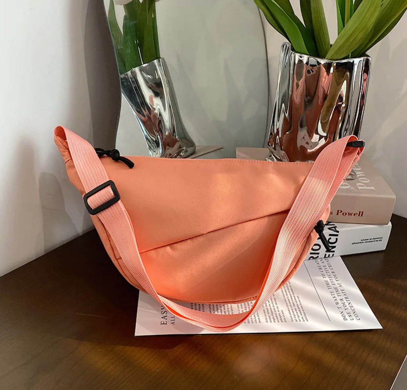 Sling taske, nylon curved bag, lille skuldertaske i orange