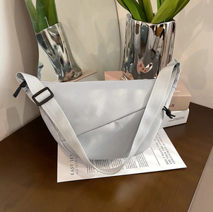 Sling taske, nylon curved bag, lille skuldertaske i hvid