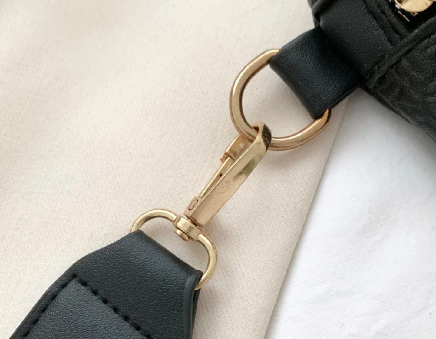 Sling taske | Crossover taske til skulderen | Curved Bag - Til kvinder
