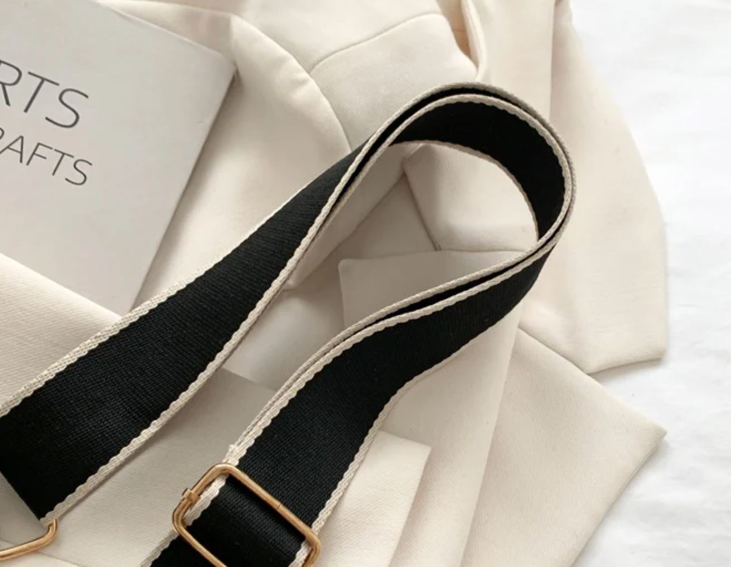 Sling taske | Crossover taske til skulderen | Curved Bag - Til kvinder