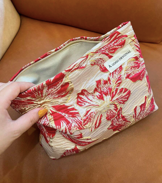 Elegant Blomsterbroderet Makeup-Taske - A Gogo Original, Fås i 4 Farver