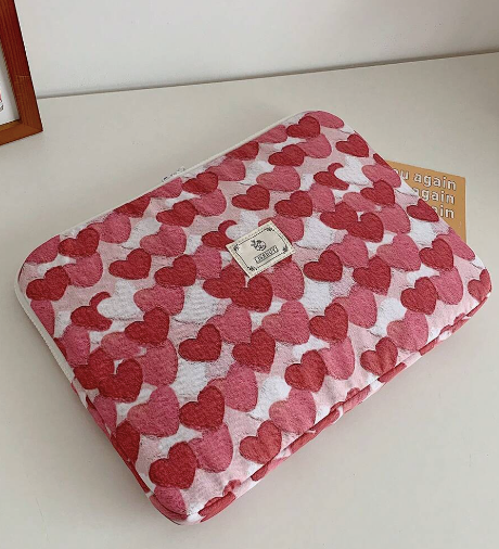 Laptop Sleeve - Blød og Polstret med Hjertemotiv