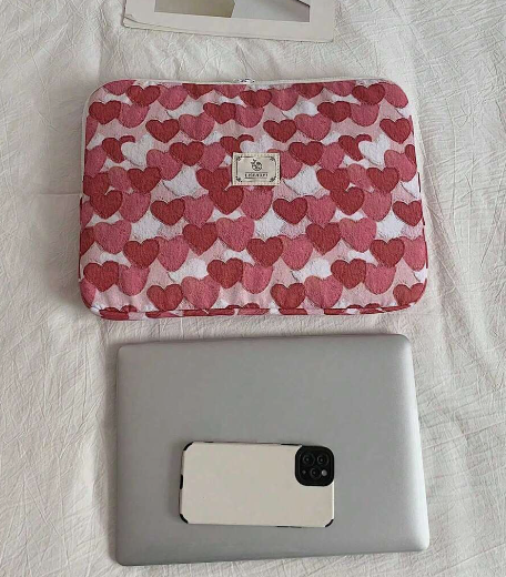 Laptop Sleeve - Blød og Polstret med Hjertemotiv