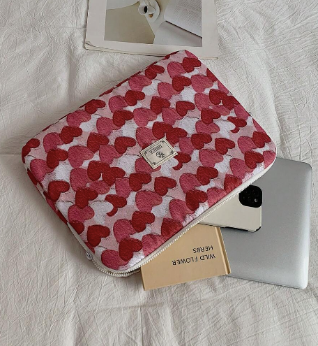 Laptop Sleeve - Blød og Polstret med Hjertemotiv