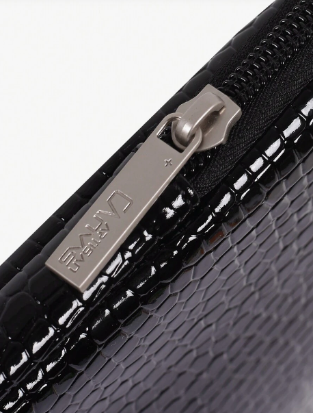 Sort Laptop Sleeve med Krokodillemønster – 39 cm